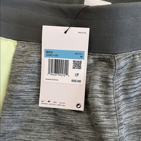 Nike boys joggers size medium New With Tags - Picture 2 of 4